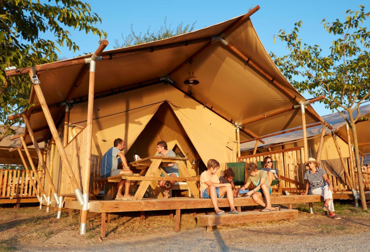 Готель Camping Nautic Almata Glamping Кастальйо-д'Ампуріас Екстер'єр фото