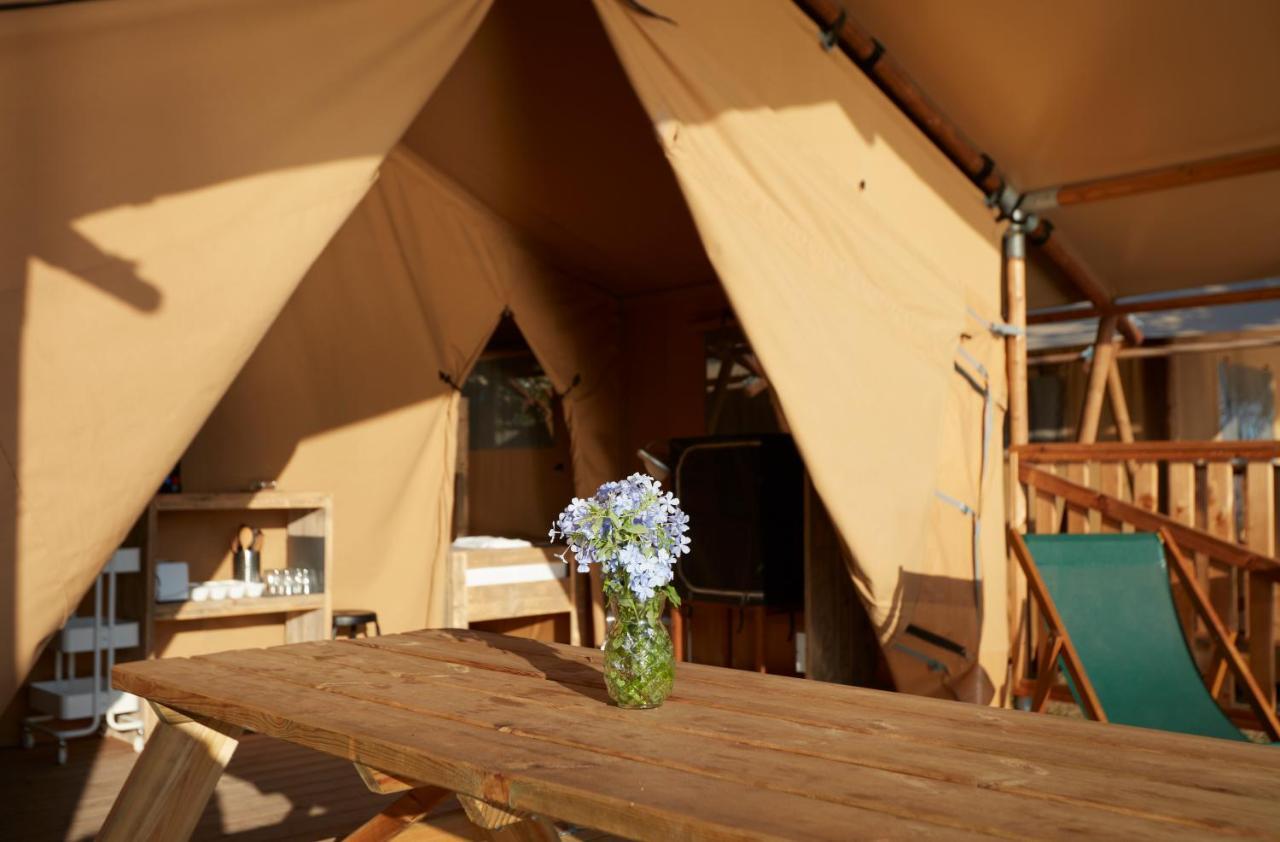 Готель Camping Nautic Almata Glamping Кастальйо-д'Ампуріас Екстер'єр фото